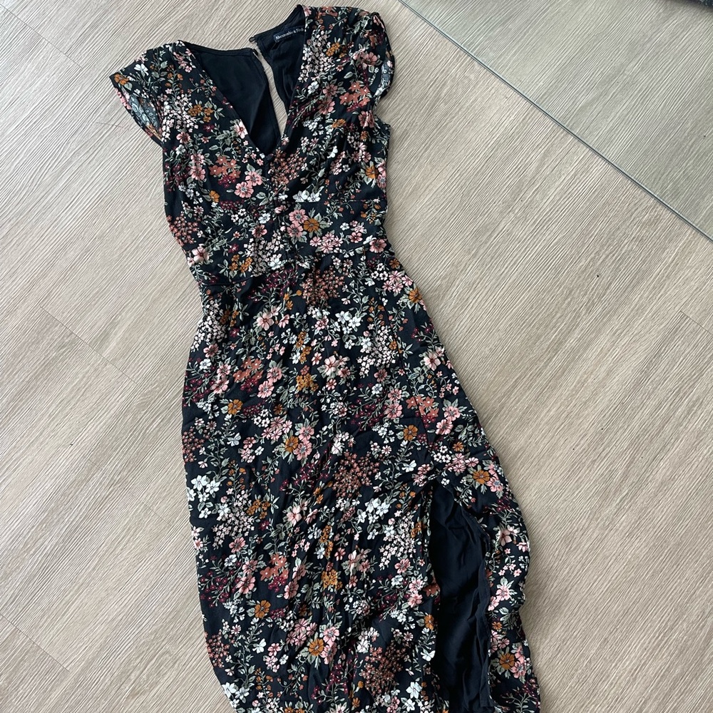 *New with Tags* Abercrombie & Fitch MIDI Dress